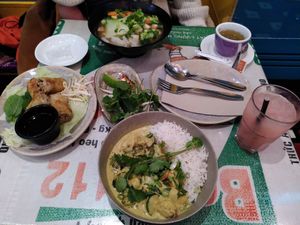 Spring rolls, pho, curry and pink lychee at Bun Bo Vietam - Gotico in Barcelona