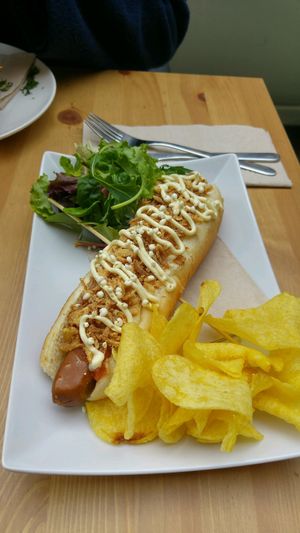 vegan hotdog at Almalibre Acai Bar in Barcelona
