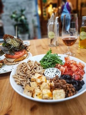 Everest bowl at Almalibre Acai Bar in Barcelona