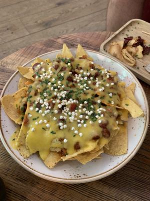 Nachos veganos at Almalibre Acai Bar in Barcelona