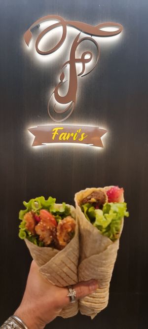 Vegan wraps 🌱🌯 at Fari's in Ljubljana