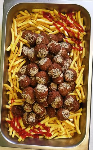 Falafelzzz☺️ homemade & fresh at Fari's in Ljubljana