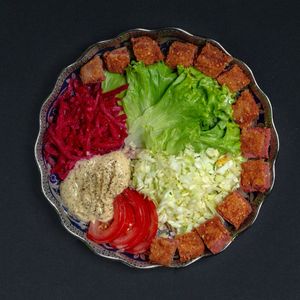 Vegan chicken salad 🥗 at Fari's in Ljubljana