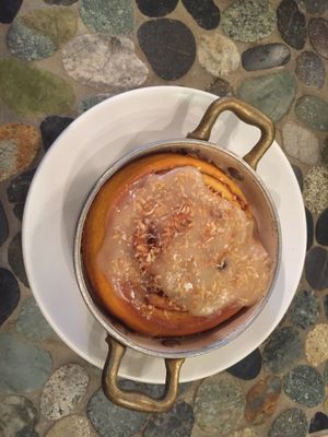 Cinnamon roll (vegan) at Bad Hunter in Chicago