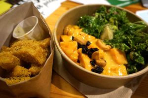 Bowl and Polenta Fritters @ VeggieWorld Paris at Yem'a Paris in Paris