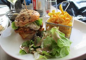 Veggie burger at La Plage de Monsieur Hulot in Saint-nazaire