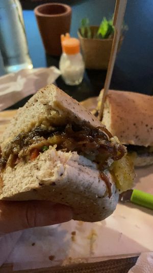 Sanduíche de cogumelos e hommus no jantar   at Ser-Afim Restaurante Natural in Maceio