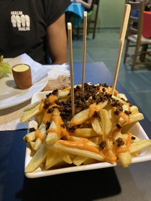 Batata frita com cheddar e bacon vegano  at Ser-Afim Restaurante Natural in Maceio