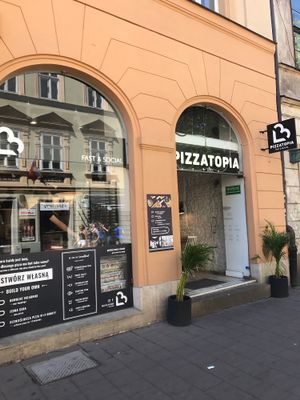 View of restaurant at Pizzatopia in Krakow