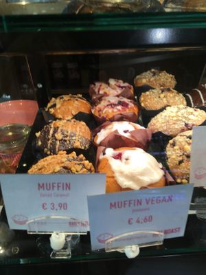 Vegan muffin at VIE - Daily Roast - T2 in Schwechat