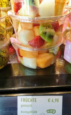 FuitMix 4,90€ at VIE - Daily Roast - T2 in Schwechat