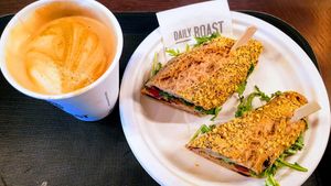 the best sandwich in the airport (+soya latte) at VIE - Daily Roast - T2 in Schwechat