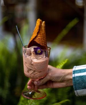 Tenemos opciones de helados veganos.
Cero gluten
Cero azúcar
Cero colorantes artificiales

We have vegan ice cream options.
No gluten
No Sugar
No artificial colors
 at La Otilia in Mexico City