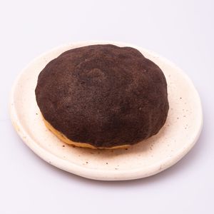 Concha vegana de cacao

Cocoa Mexican Concha at La Otilia in Mexico City