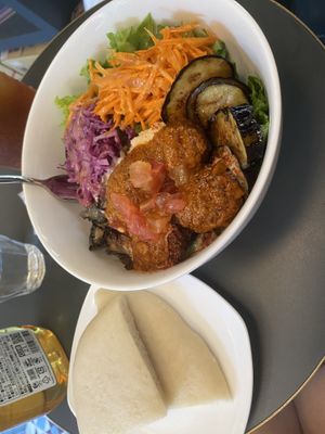 Spicy falafel salad with veggies! The pita was just okay. The salad was one of the best I’ve ever had.   at Ballon in Tokyo