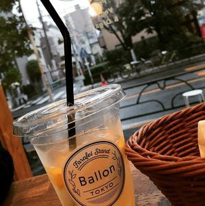 Fruit cider juice! Good smell,and sweet taste. at Ballon in Tokyo