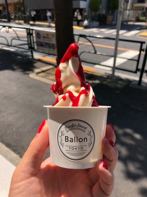 Raspberry soft serve at Ballon in Tokyo