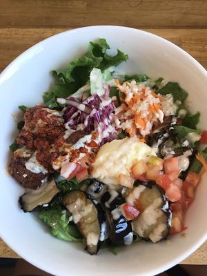 Falafel bowl - healthy and tasty! at Ballon in Tokyo