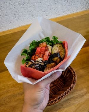 Regular falafel sandwich with seasonal beetroot pita bread (in March 2019) at Ballon in Tokyo
