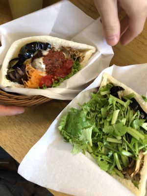 Normal and coriander regular size  at Ballon in Tokyo