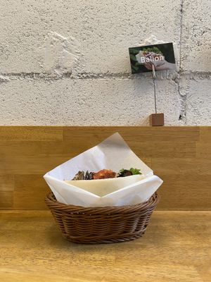 regular with extra falafel  at Ballon in Tokyo