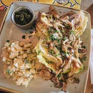Cabbage with chimchurri, mushrooms and potatoes  at Klatrekafeen in Henningsvaer