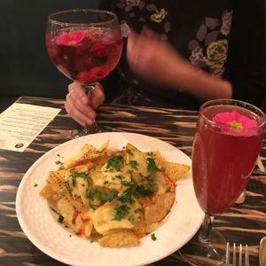 Nachos, Pink Lady and Raspberry Bellini 😍 at Fat Rabbit in Oswestry