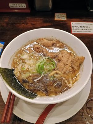 Garlic oil ramen at Kyushu Jangara Ramen - Harajuku in Tokyo