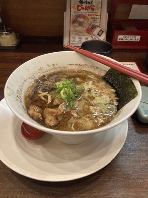Regular garlic ramen - 1400 Yen  at Kyushu Jangara Ramen - Harajuku in Tokyo