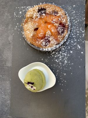 Clafoutis et glace at Annadata in Saint-malo