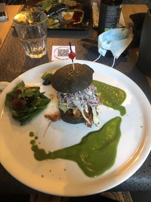 Burger at Annadata in Saint-malo