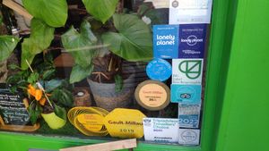 Awards/Recommendatios in window at Annadata in Saint-malo