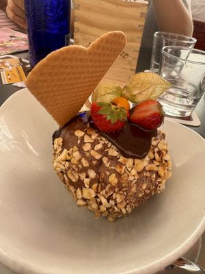 Eisbecher „TARTUFO VEGAN“ 7,90€  at Cappuccini in Vilshofen An Der Donau