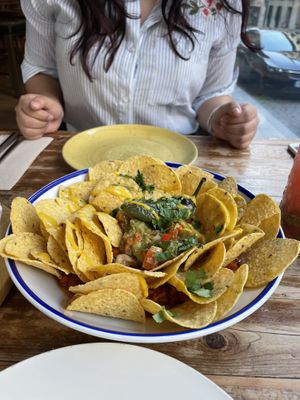 Exquisitos los nachos at Superchulo in Madrid