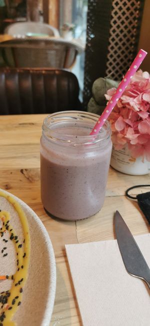 Smoothie morado at Superchulo in Madrid