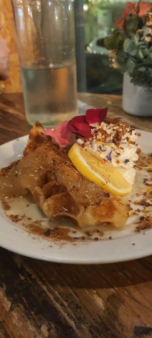 Gofre vegano Proncesa Consuela at Superchulo in Madrid