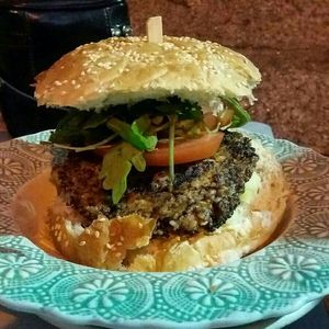 Hamburguesa vegana at Tapas e Vinos in Tui