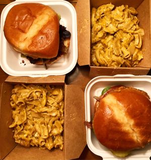 Burger and Mac at E Burger in Columbus