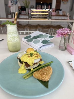 Beacon Benedict with Lychee drink  at Kynd Community - Seminyak in Seminyak