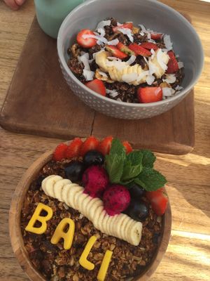 Berry Smoothie Bowl & Choc Crunch at Kynd Community - Seminyak in Seminyak