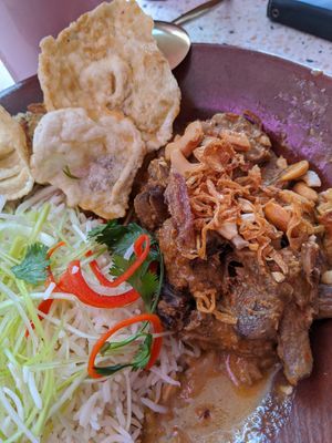 Vegan Rendang (speciality from West Sumatra, Indonesia) here made with King Oyster Mushrooms 😍 at Kynd Community - Seminyak in Seminyak