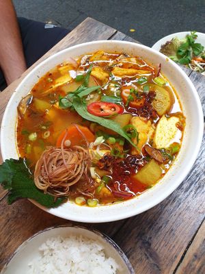 Suppe mit Tofu und Gemüse at Chum Chay in Cologne