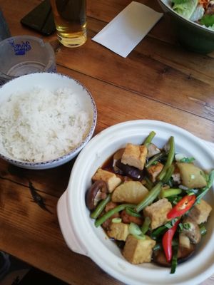 Bio Tofu mit Süßkartoffeln, Gemüse, Pilzen und Duftreis at Chum Chay in Cologne