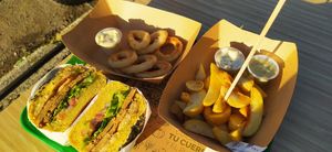 Seitan burger with onion rings and potatoes at Mammaterra in Puerto Varas