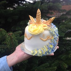 Mini unicorn cake. at Vegangela Rose Cakes in Cwmllynfell