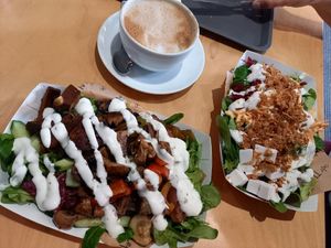 Build a Salad Bowls at Cafe Thrive in Southampton
