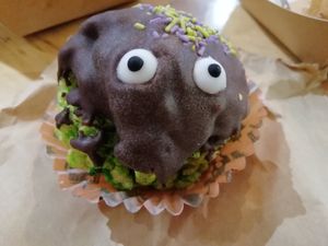 Halloween crispie cake at Cafe Thrive in Southampton