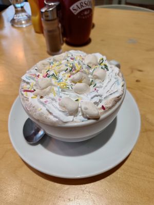 Hot chocolate with all the extras at Cafe Thrive in Southampton