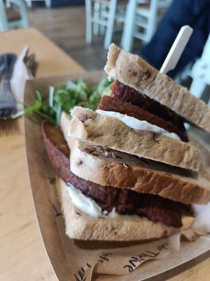 Seitan sandwich at Cafe Thrive in Southampton