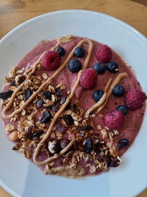 Acai bowl at Cafe Thrive in Southampton